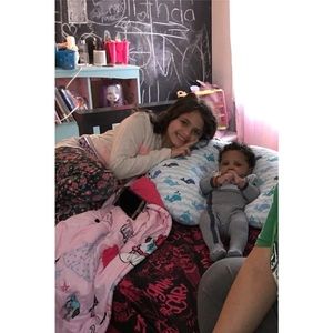 Meet your Posher, Yesenia
